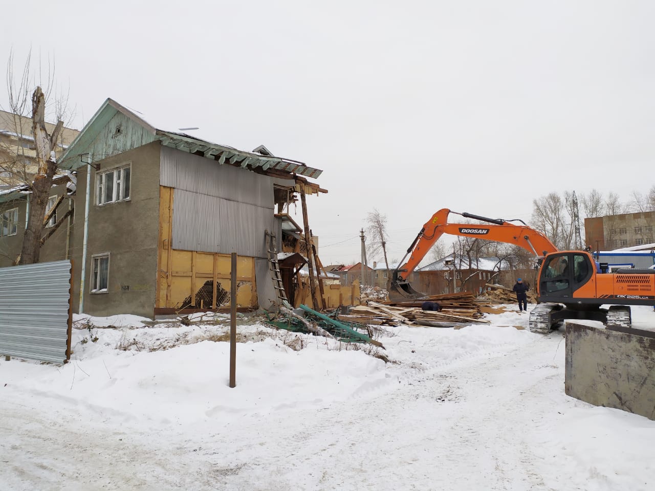 Новая стройка на улице Авиастроителей в Дзержинском районе Новосибирска